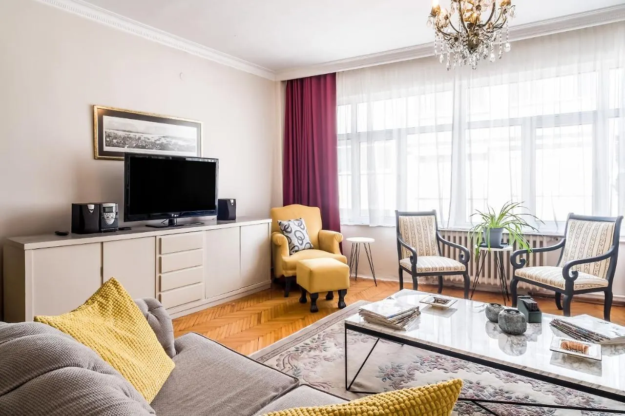 Centrally Located Flat In Besiktas Apartment Istanbul
