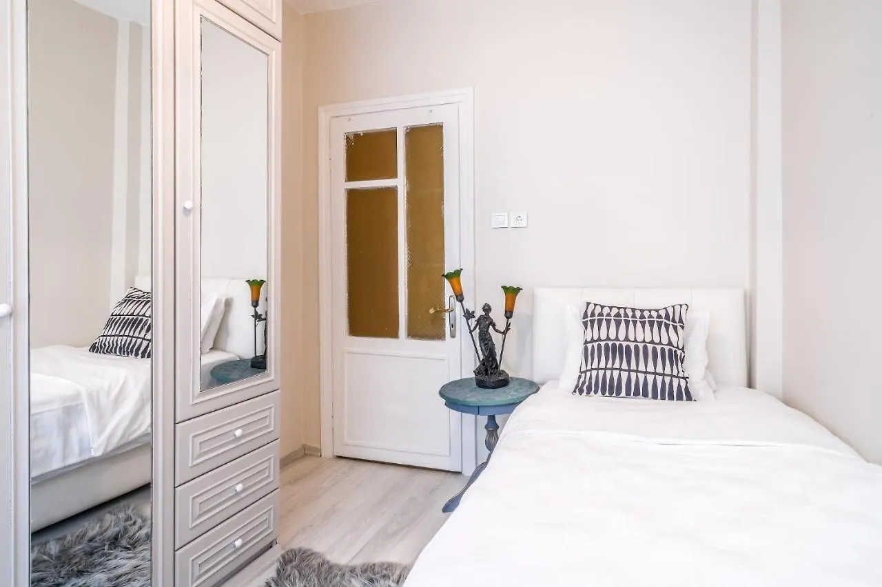 Centrally Located Flat In Besiktas Apartment Istanbul
